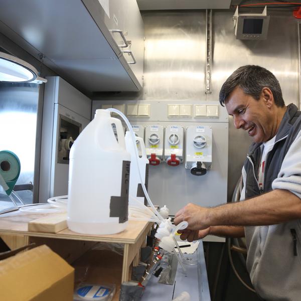 Exploring Front with Multiple Robots