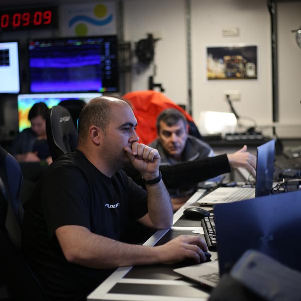 Exploring Front with Multiple Robots